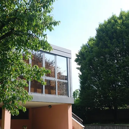 Guest house Beija-Flor B&B 3*